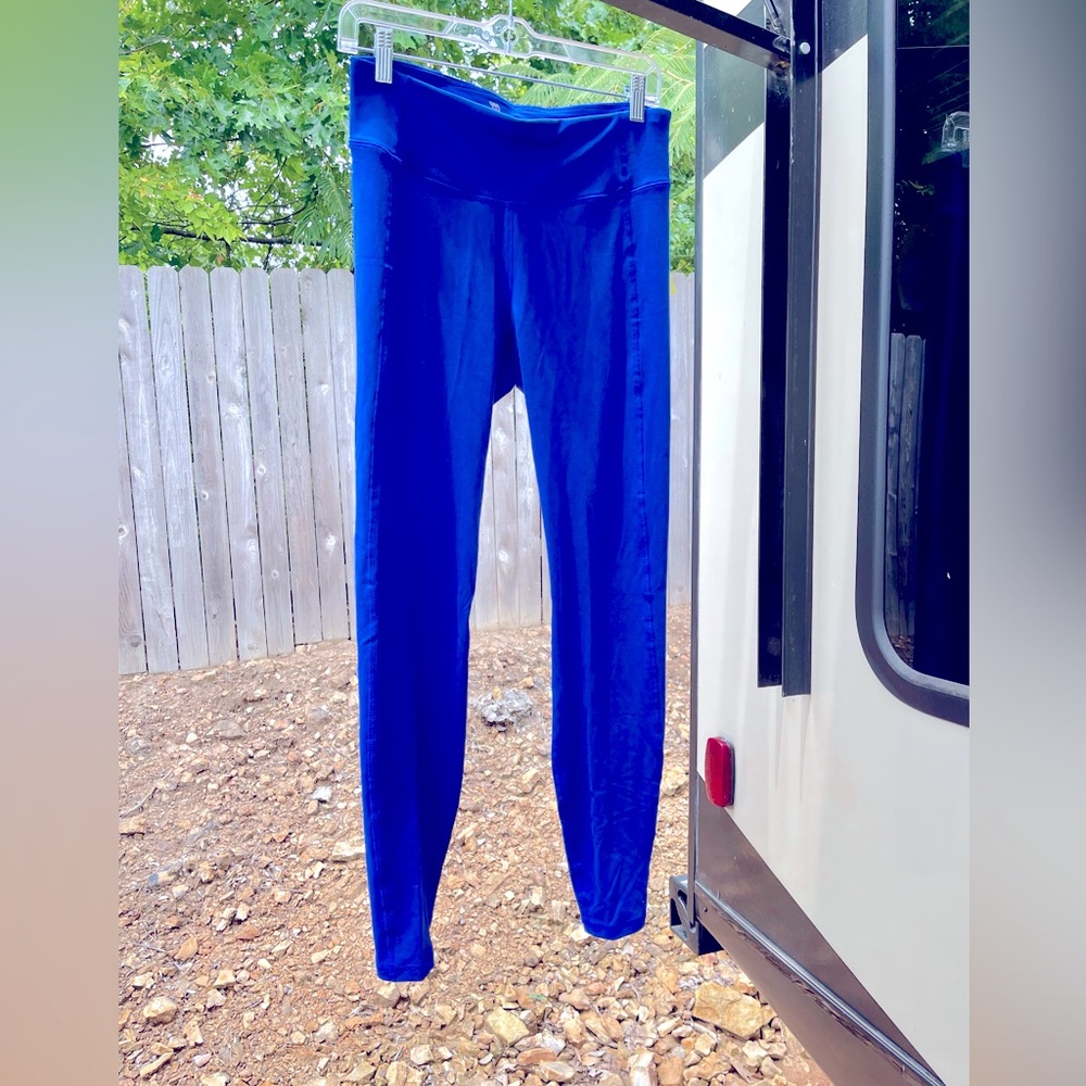 Comfy stretch yoga pants.